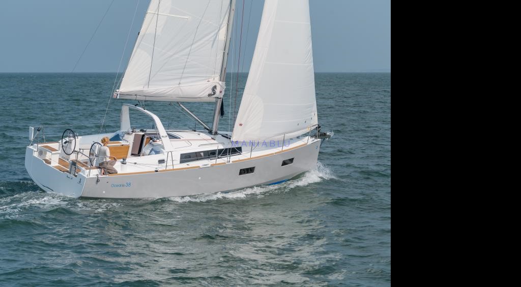 Beneteau Oceanis 38